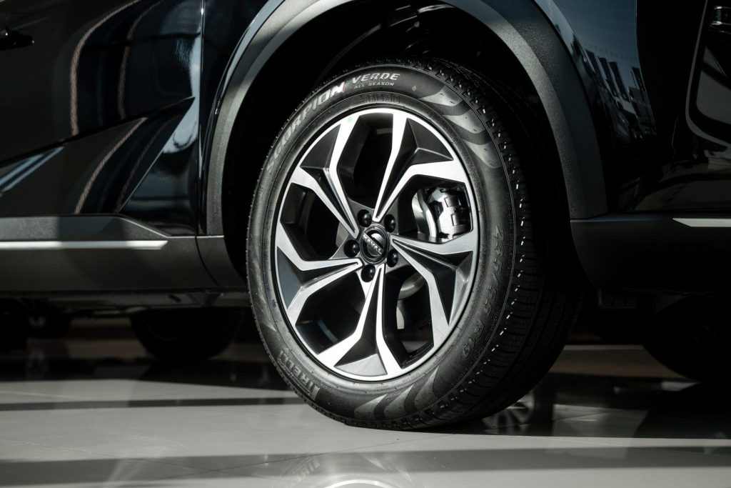 323881e04214f024aed65594d94694ff